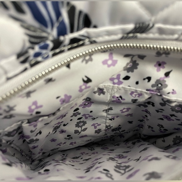 Vera Bradley Triple Zip Hipster Twilight Garden White Purse - Picture 10 of 11